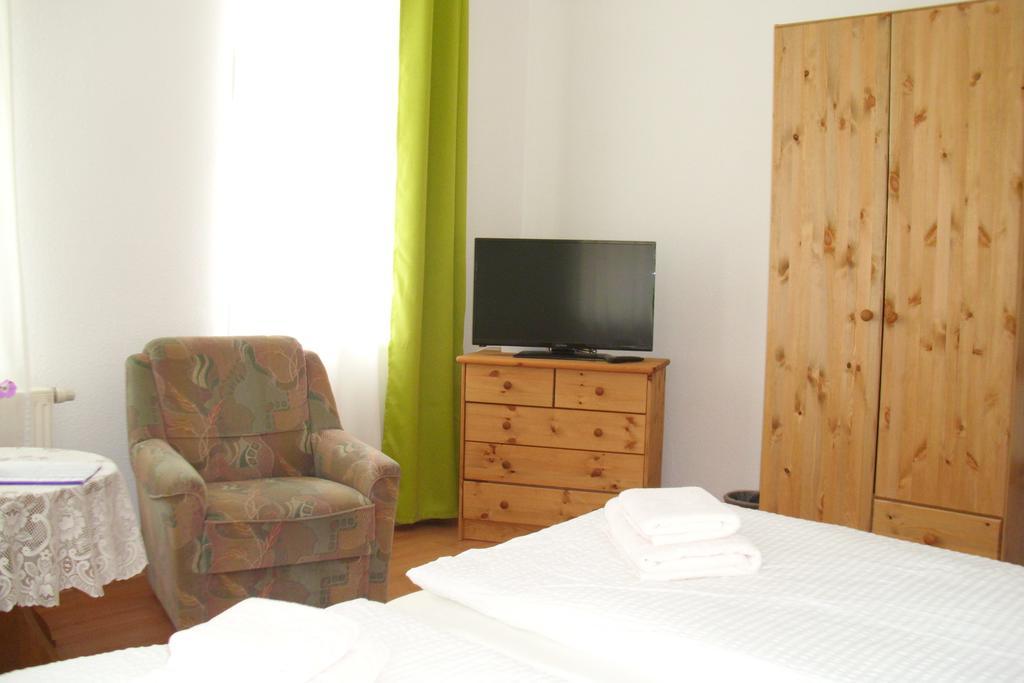 Pension Am Renner Dresde Exterior foto
