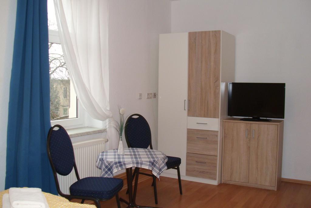 Pension Am Renner Dresde Exterior foto