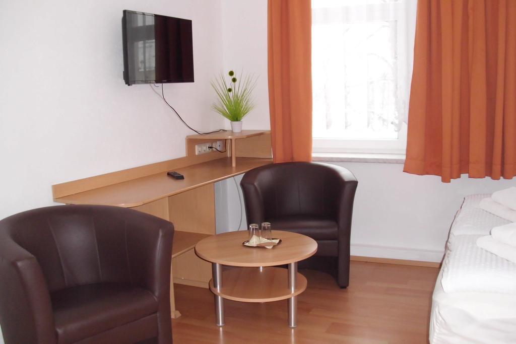 Pension Am Renner Dresde Exterior foto